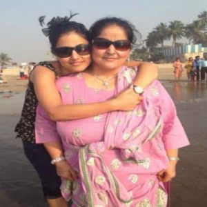 Hina Khan with her Mother