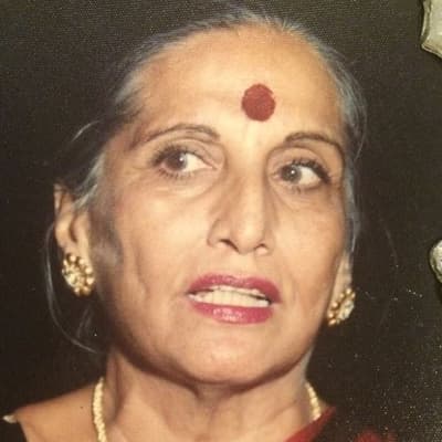 Sunita Kapoor Wiki, Biography, Husband, Career, Children, Age & More